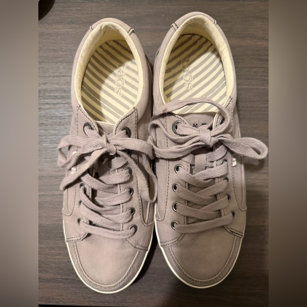 Taos Footwear Women's Grey Gray Moc Star 2 Sneakers 9.5